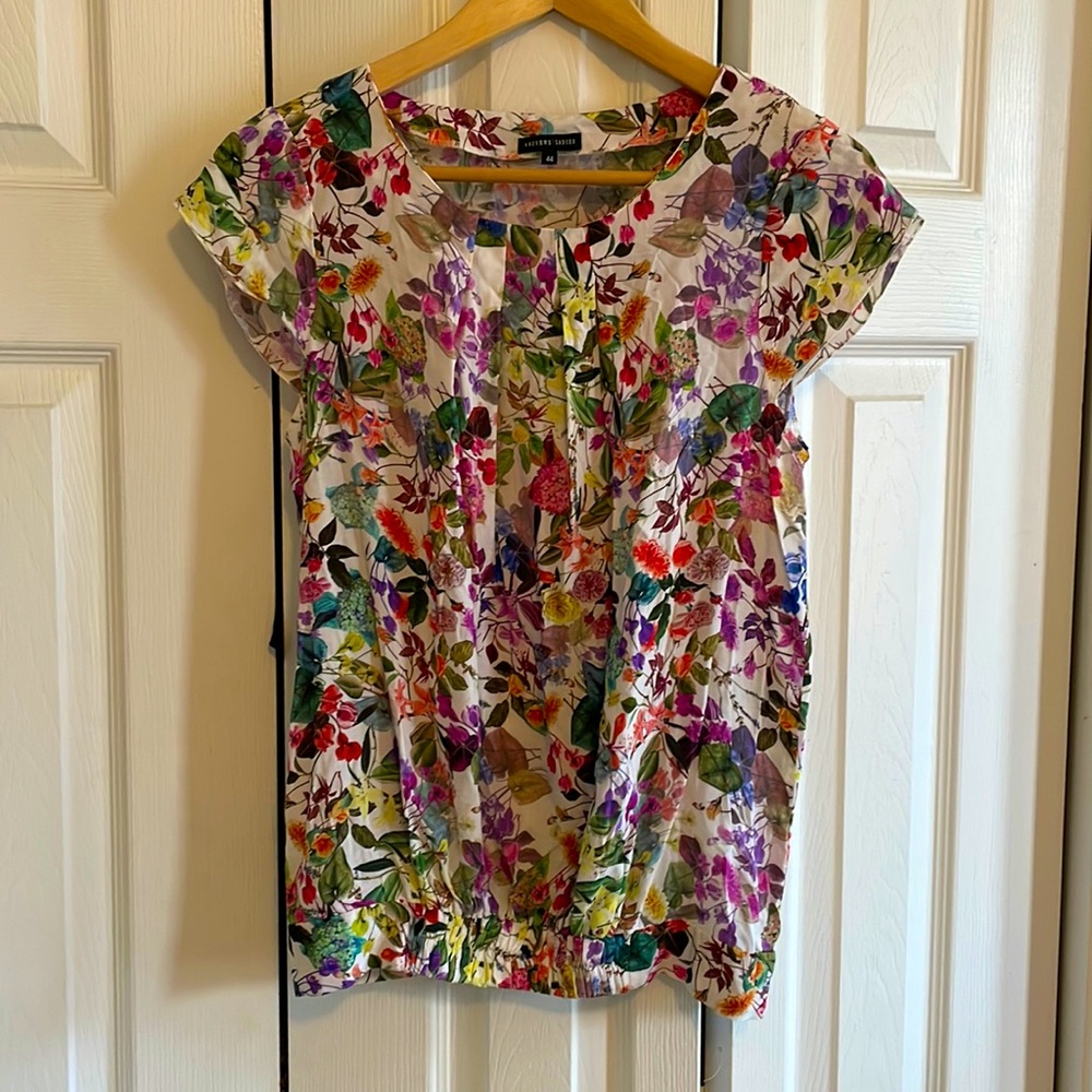 Cute floral print women’s top